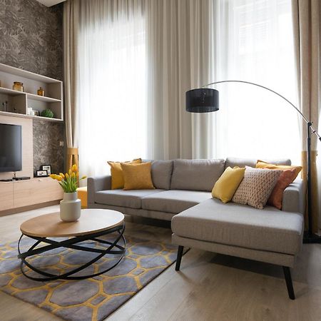 Colton Budapest Paulay Apartments Bagian luar foto