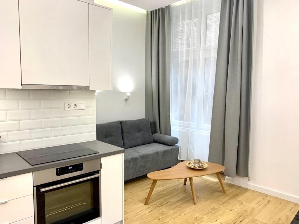 Colton Budapest Paulay Apartments Bagian luar foto