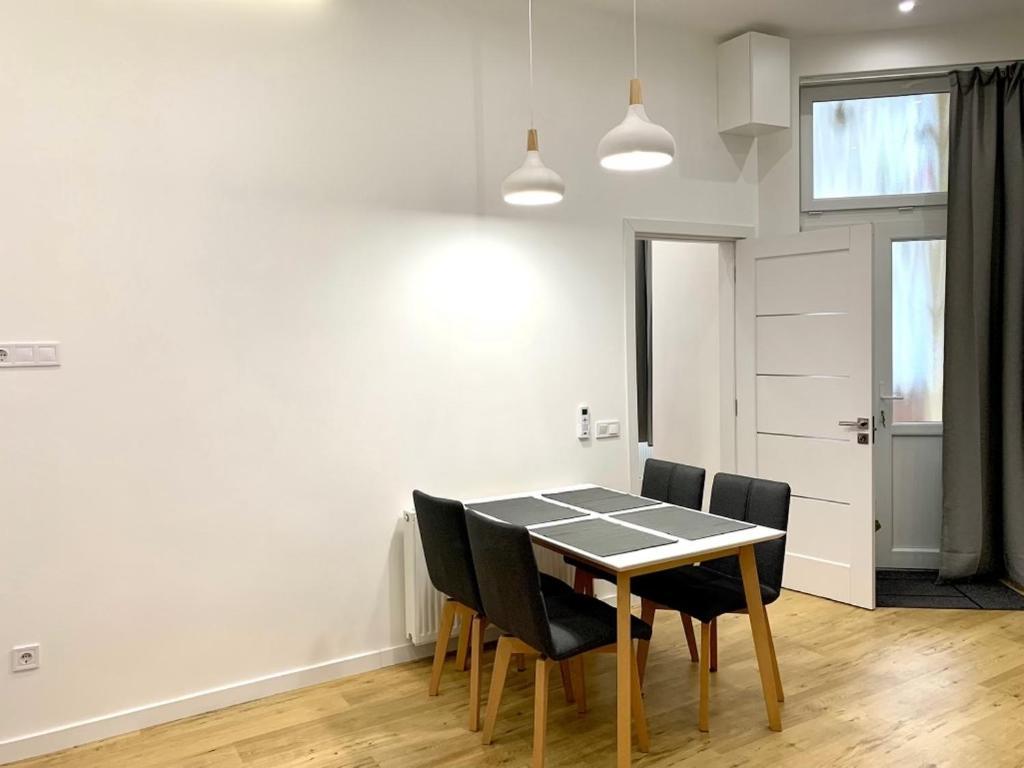 Colton Budapest Paulay Apartments Bagian luar foto