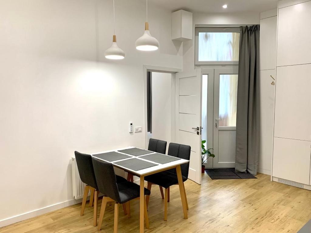 Colton Budapest Paulay Apartments Bagian luar foto