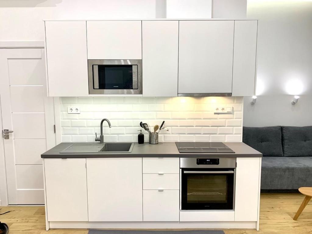 Colton Budapest Paulay Apartments Bagian luar foto