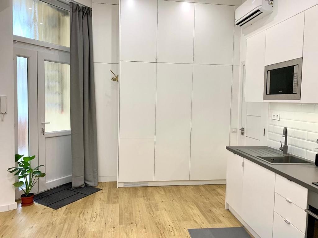 Colton Budapest Paulay Apartments Bagian luar foto
