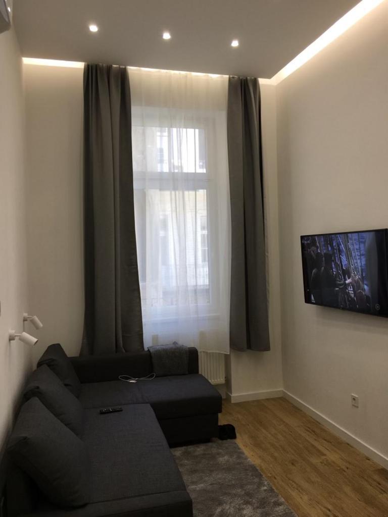 Colton Budapest Paulay Apartments Bagian luar foto