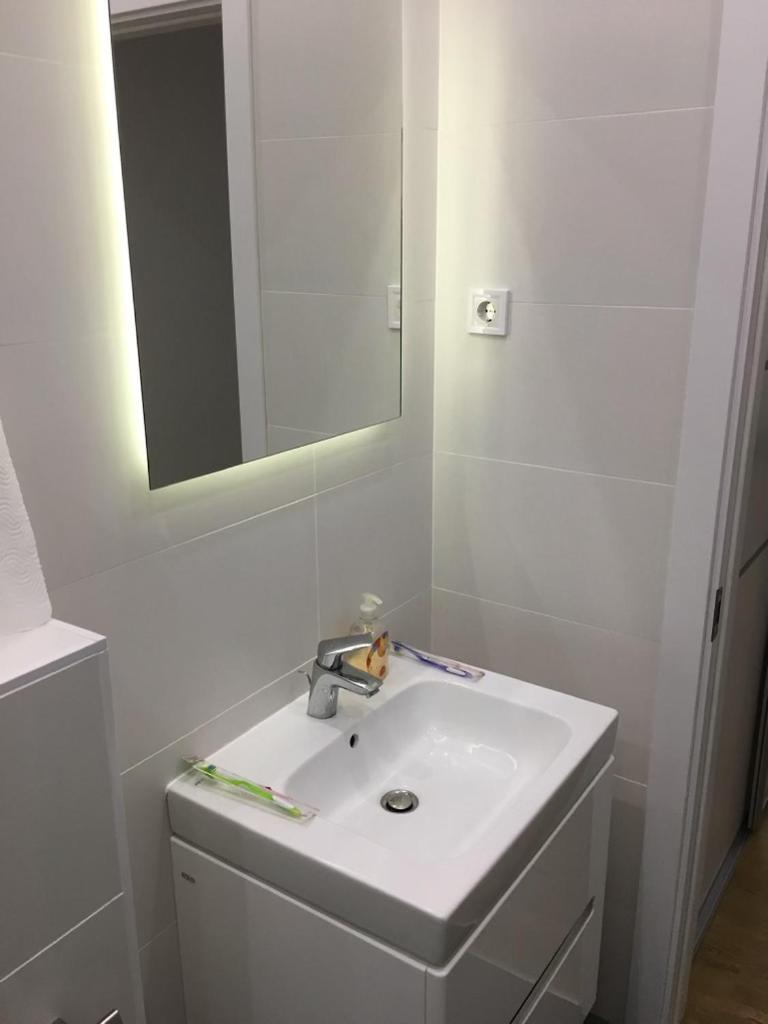 Colton Budapest Paulay Apartments Bagian luar foto