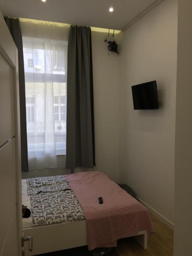 Colton Budapest Paulay Apartments Bagian luar foto
