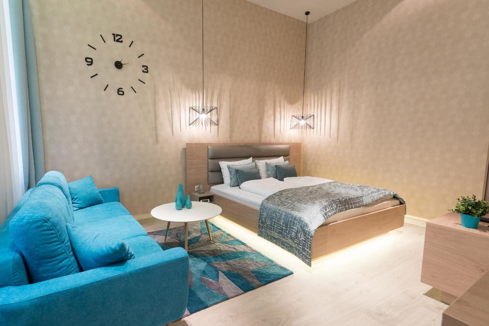 Colton Budapest Paulay Apartments Bagian luar foto