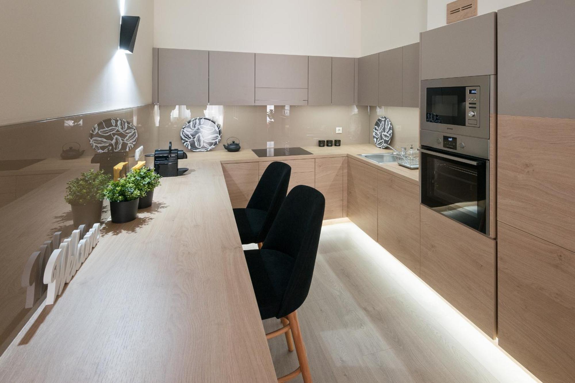 Colton Budapest Paulay Apartments Bagian luar foto